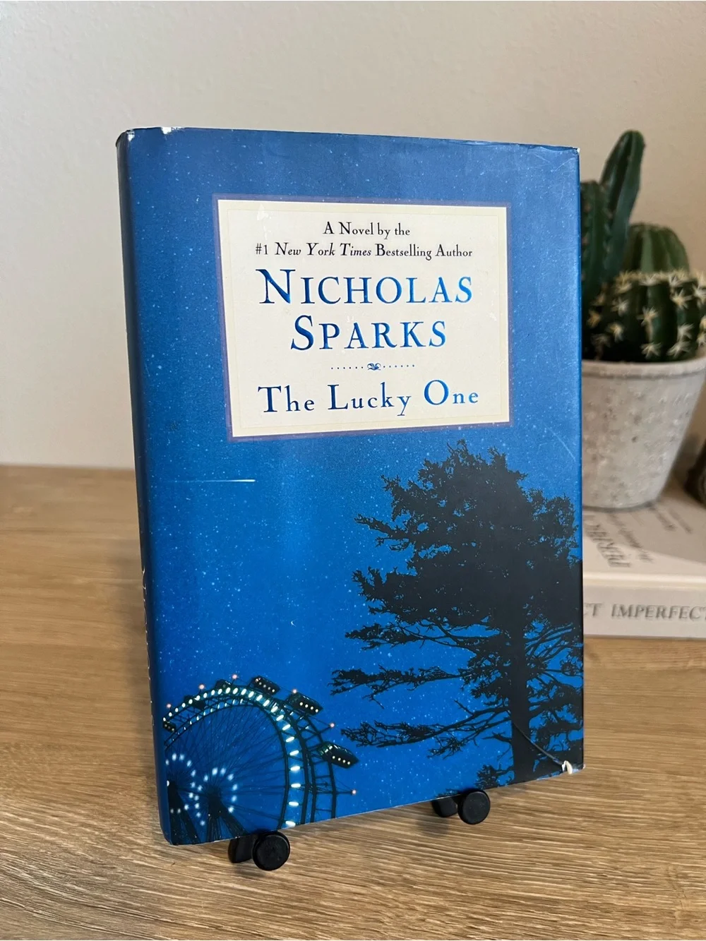 The Lucky One Nicholas Sparks Hardcover 2008 First Edition Romance Novel